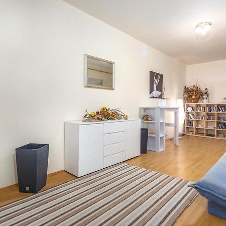 Awesome Apartment In Stara Baska 1 With Kitchen Exterior foto